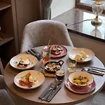 Calvary & Restaurant 3*