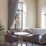 Calvary & Restaurant 3*