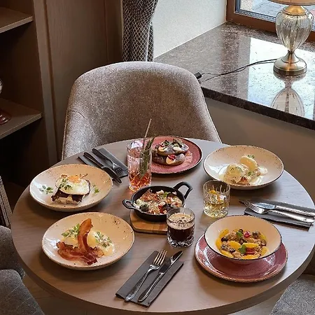 Calvary & Restaurant 3*