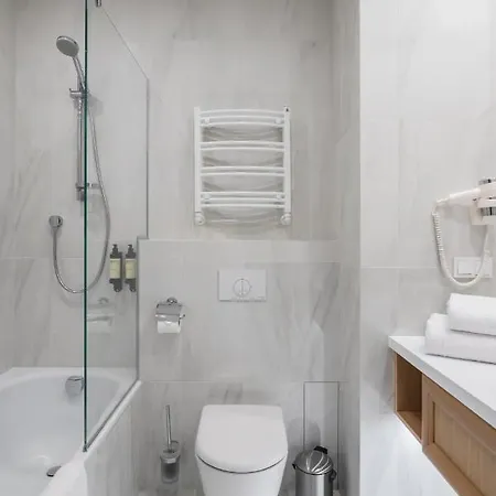 Hotel Calvary & Restaurant 3*