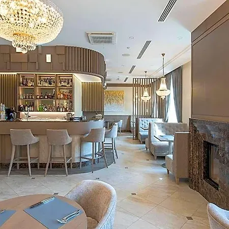 Calvary & Restaurant מלון 3*