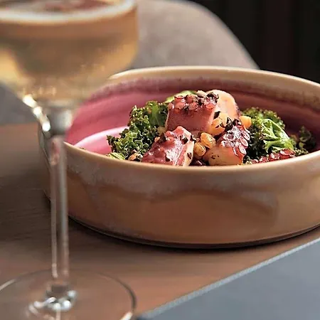 Calvary & Restaurant 酒店 3*