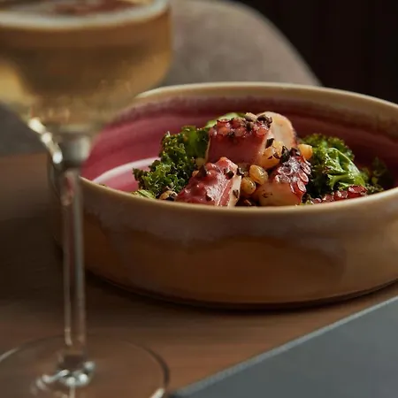 Calvary & Restaurant Отель 3*