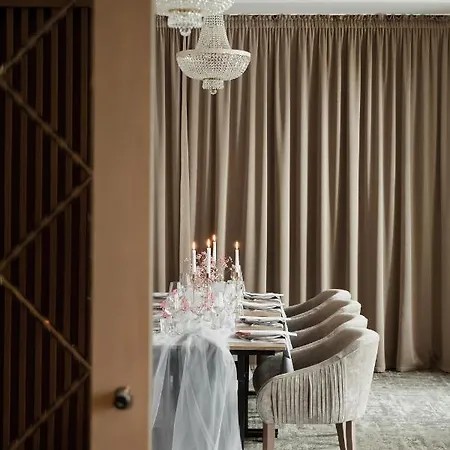 Calvary & Restaurant 3*