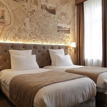 Calvary & Restaurant Hotel 3*