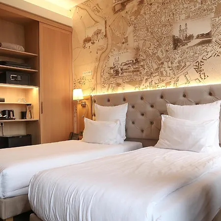 Calvary & Restaurant Отель 3*