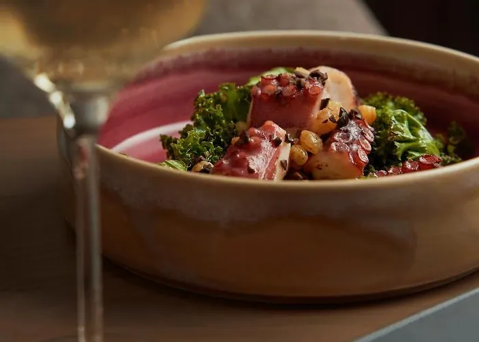 Calvary & Restaurant מלון 3*