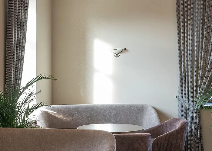 Calvary & Restaurant Отель