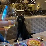 Calvary & Restaurant ホテル